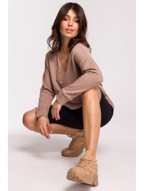 B225 Bluza z wycięciem w dekolcie B225 Bluza z wycięciem w dekolcie