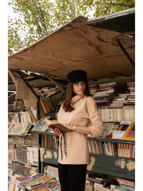 B236 Bluza z golfem i tasiemką w centki B236 Bluza z golfem i tasiemką w centki