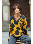 BK056 Sweter w kwiaty