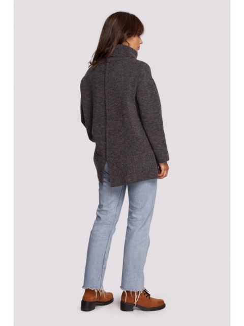BK086 Sweter z golfem i rozcięciem z tyłu BK086 Sweter z golfem i rozcięciem z tyłu